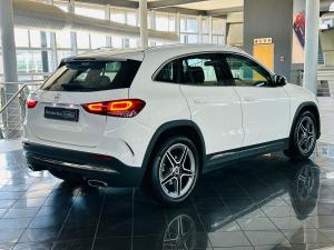 Mercedes-Benz GLA GLA200 Progressive - Image 2