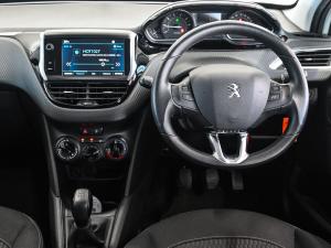 Peugeot 208 1.2 Active - Image 12
