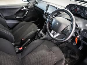 Peugeot 208 1.2 Active - Image 13