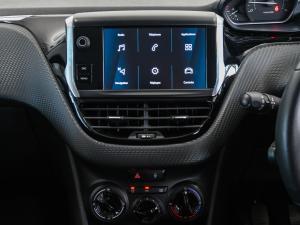 Peugeot 208 1.2 Active - Image 14