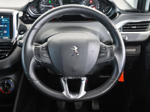 Peugeot 208 1.2 Active - Image 15