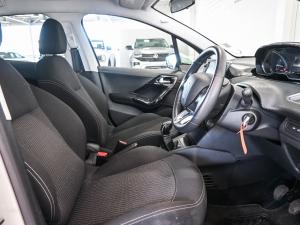Peugeot 208 1.2 Active - Image 16