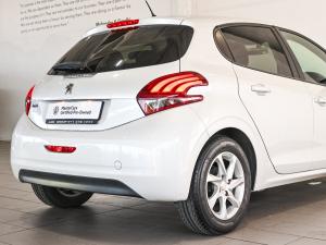 Peugeot 208 1.2 Active - Image 5