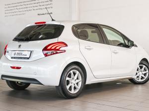 Peugeot 208 1.2 Active - Image 7