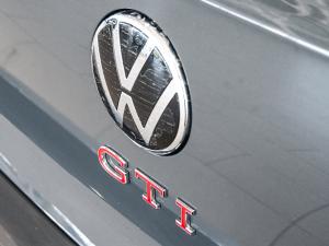 Volkswagen Golf GTI - Image 11