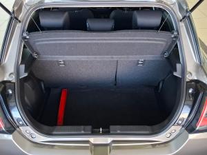 Suzuki Swift 1.2 GLX auto - Image 22