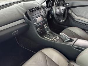Mercedes-Benz SLK SLK200 BlueEfficiency auto - Image 9