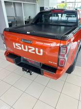 Isuzu D-Max 3.0TD double cab V-Cross - Image 10