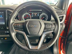 Isuzu D-Max 3.0TD double cab V-Cross - Image 12