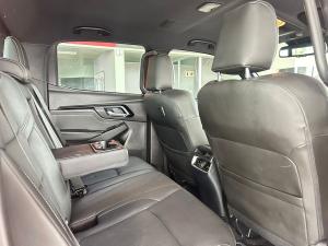 Isuzu D-Max 3.0TD double cab V-Cross - Image 29