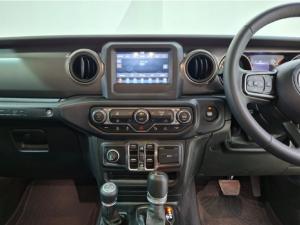 Jeep Wrangler Unlimited 3.6 Sport - Image 11