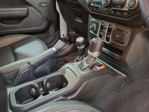 Jeep Wrangler Unlimited 3.6 Sport - Image 12