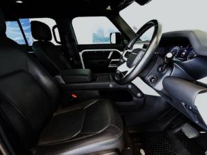 Land Rover Defender 110 D300 X-Dynamic HSE - Image 11