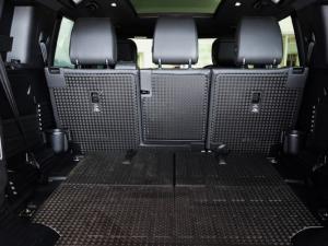 Land Rover Defender 110 D300 X-Dynamic HSE - Image 7