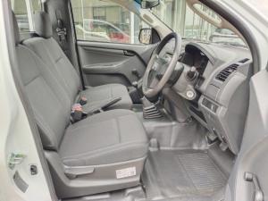 Isuzu D-Max Gen 6 250 single cab Fleetside safety - Image 5