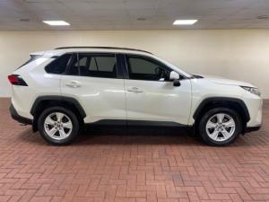 Toyota RAV4 2.0 GX auto - Image 5