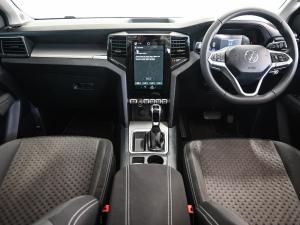 Volkswagen Amarok 2.0TDI double cab Life auto - Image 17