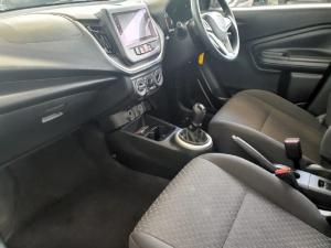 Toyota Vitz 1.0 XR manual - Image 9