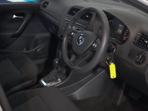 Volkswagen Polo Vivo hatch 1.6 Comfortline auto - Image 14