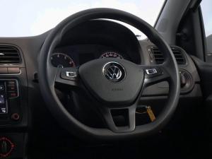 Volkswagen Polo Vivo hatch 1.6 Comfortline auto - Image 16