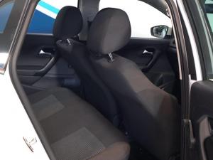 Volkswagen Polo Vivo hatch 1.6 Comfortline auto - Image 22