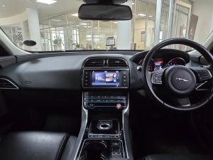 Jaguar XE 20d Prestige - Image 7