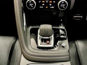 Jaguar E-Pace D200 AWD R-Dynamic SE - Image 14
