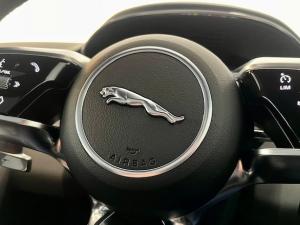 Jaguar E-Pace D200 AWD R-Dynamic SE - Image 8