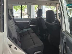 Mitsubishi Pajero 5-door 3.2DI-D GLX - Image 18