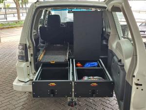 Mitsubishi Pajero 5-door 3.2DI-D GLX - Image 20