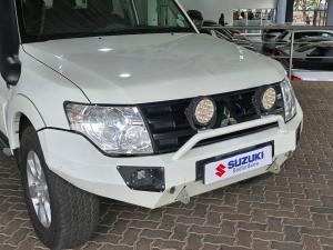 Mitsubishi Pajero 5-door 3.2DI-D GLX - Image 2