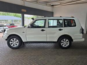 Mitsubishi Pajero 5-door 3.2DI-D GLX - Image 5
