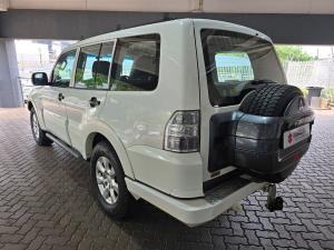 Mitsubishi Pajero 5-door 3.2DI-D GLX - Image 6