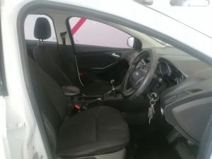Ford Focus sedan 1.5TDCi Trend - Image 10