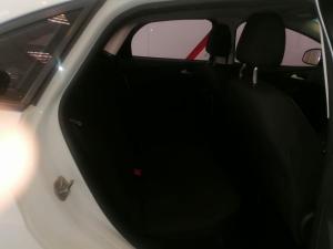 Ford Focus sedan 1.5TDCi Trend - Image 11