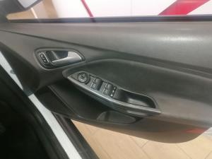 Ford Focus sedan 1.5TDCi Trend - Image 9