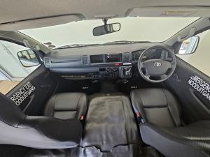 Toyota Hiace 2.5D-4D Ses-fikile 16-seater - Image 6