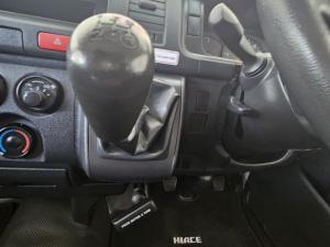 Toyota Hiace 2.5D-4D Ses-fikile 16-seater - Image 9
