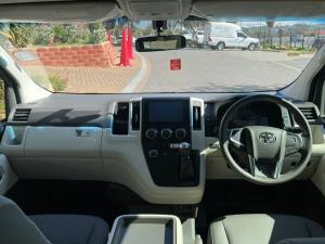 Toyota Quantum 2.8 SLWB bus 14-seater GL manual - Image 6