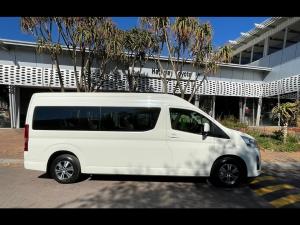 Toyota Quantum 2.8 SLWB bus 14-seater GL manual - Image 3
