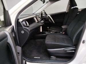 Toyota RAV4 2.0 GX automatic - Image 7