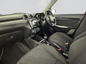 Suzuki Swift 1.2 GLX AMT - Image 14
