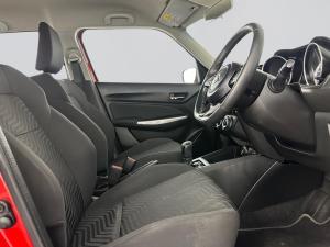 Suzuki Swift 1.2 GLX AMT - Image 17