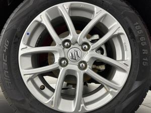 Suzuki Swift 1.2 GLX AMT - Image 20