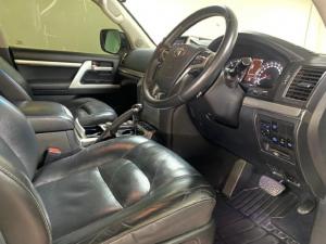 Toyota Land Cruiser 200 4.5D-4D V8 VX - Image 12