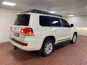 Toyota Land Cruiser 200 4.5D-4D V8 VX - Image 3