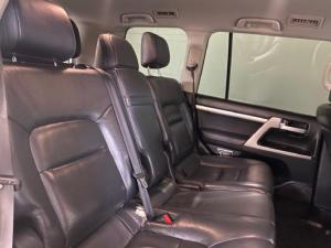 Toyota Land Cruiser 200 4.5D-4D V8 VX - Image 9