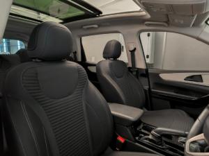 Mahindra XUV700 2.0T AX5 - Image 7