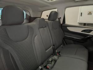 Mahindra XUV700 2.0T AX5 - Image 9