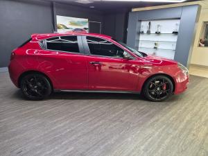 Alfa Romeo Giulietta 1750TBi Veloce - Image 9